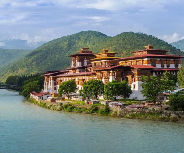 bhutan-punakha-dzong-river
