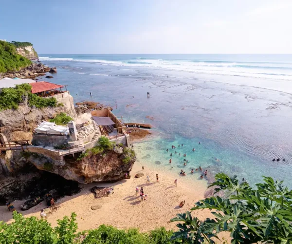 Uluwatu-beach.jpg