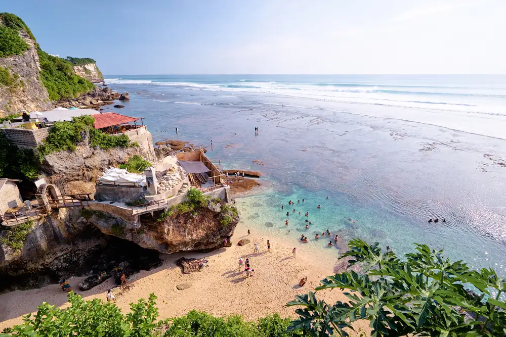 Uluwatu-beach.jpg